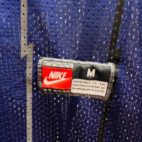 Toronto Raptors Vince Carter Basketball Jersey #15 Nike Men's Medium Vintage - Picture 2 of 5